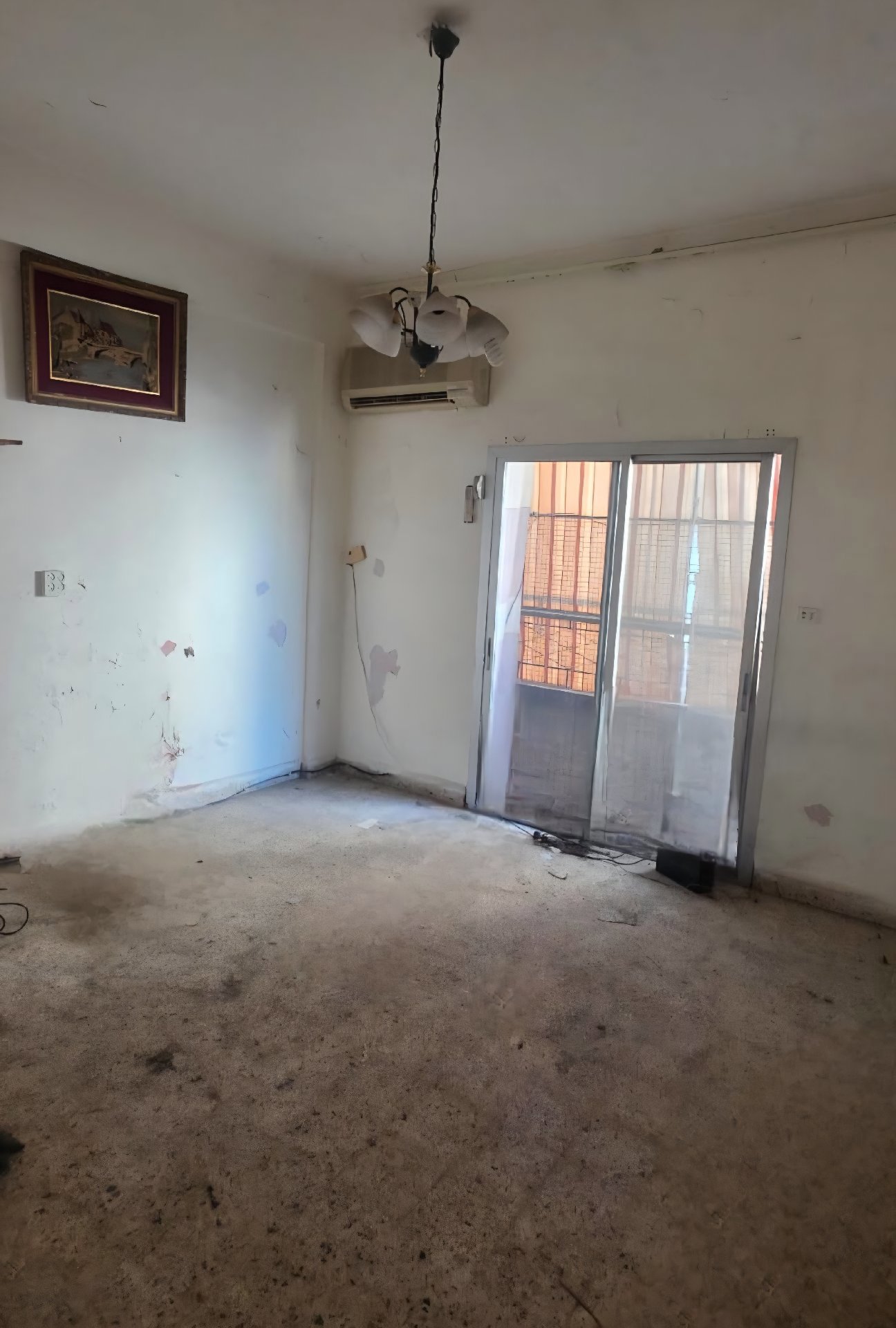 شقة للبيع في عائشة بكار ٩٠ ألف $03984033